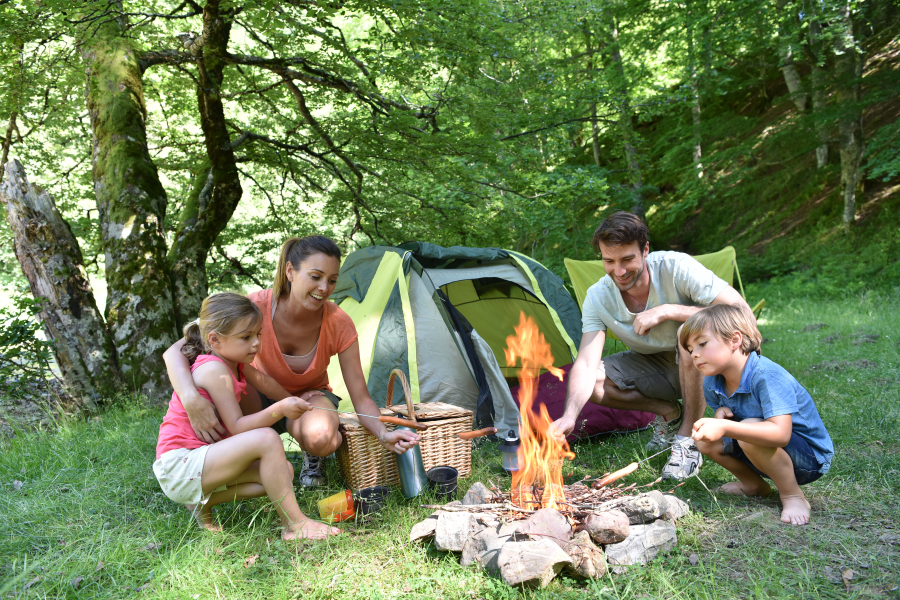 famille en camping dordogne